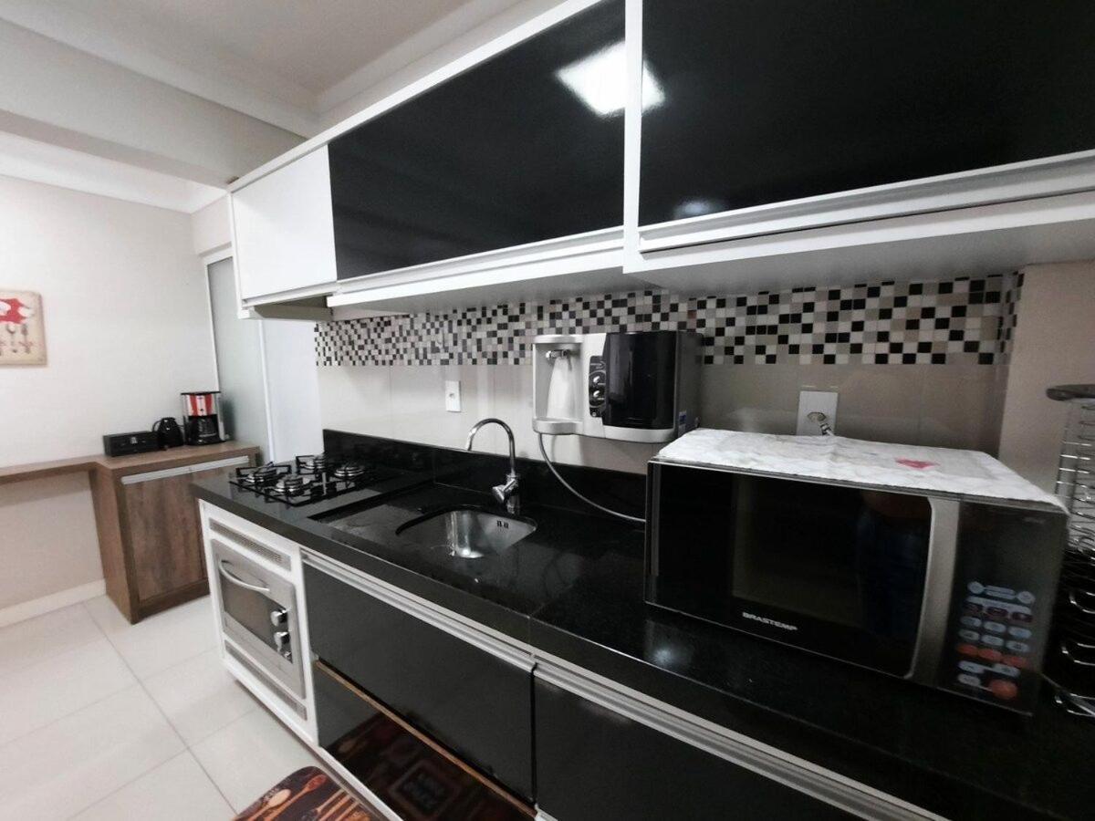 3 Suites Linda Vista Da Orla De Bc A 50M Da Praia - Somente Familiares Balneário Camboriú Eksteriør bilde