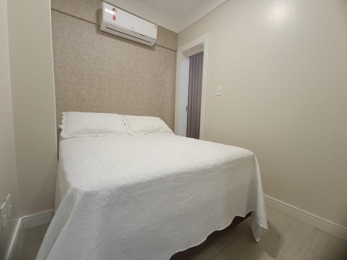 3 Suites Linda Vista Da Orla De Bc A 50M Da Praia - Somente Familiares Balneário Camboriú Eksteriør bilde