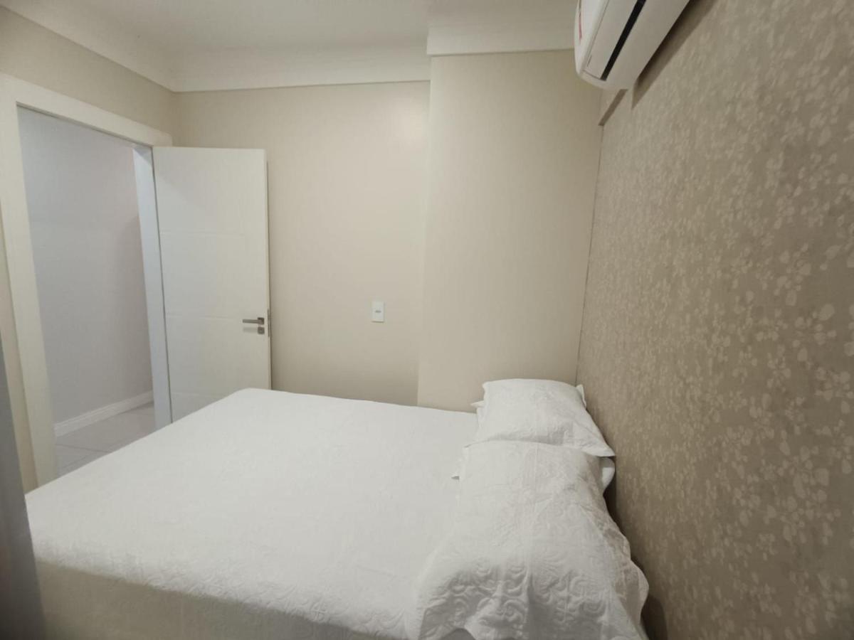 3 Suites Linda Vista Da Orla De Bc A 50M Da Praia - Somente Familiares Balneário Camboriú Eksteriør bilde