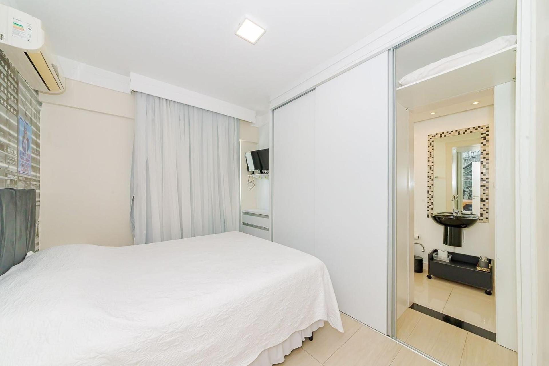 3 Suites Linda Vista Da Orla De Bc A 50M Da Praia - Somente Familiares Balneário Camboriú Eksteriør bilde