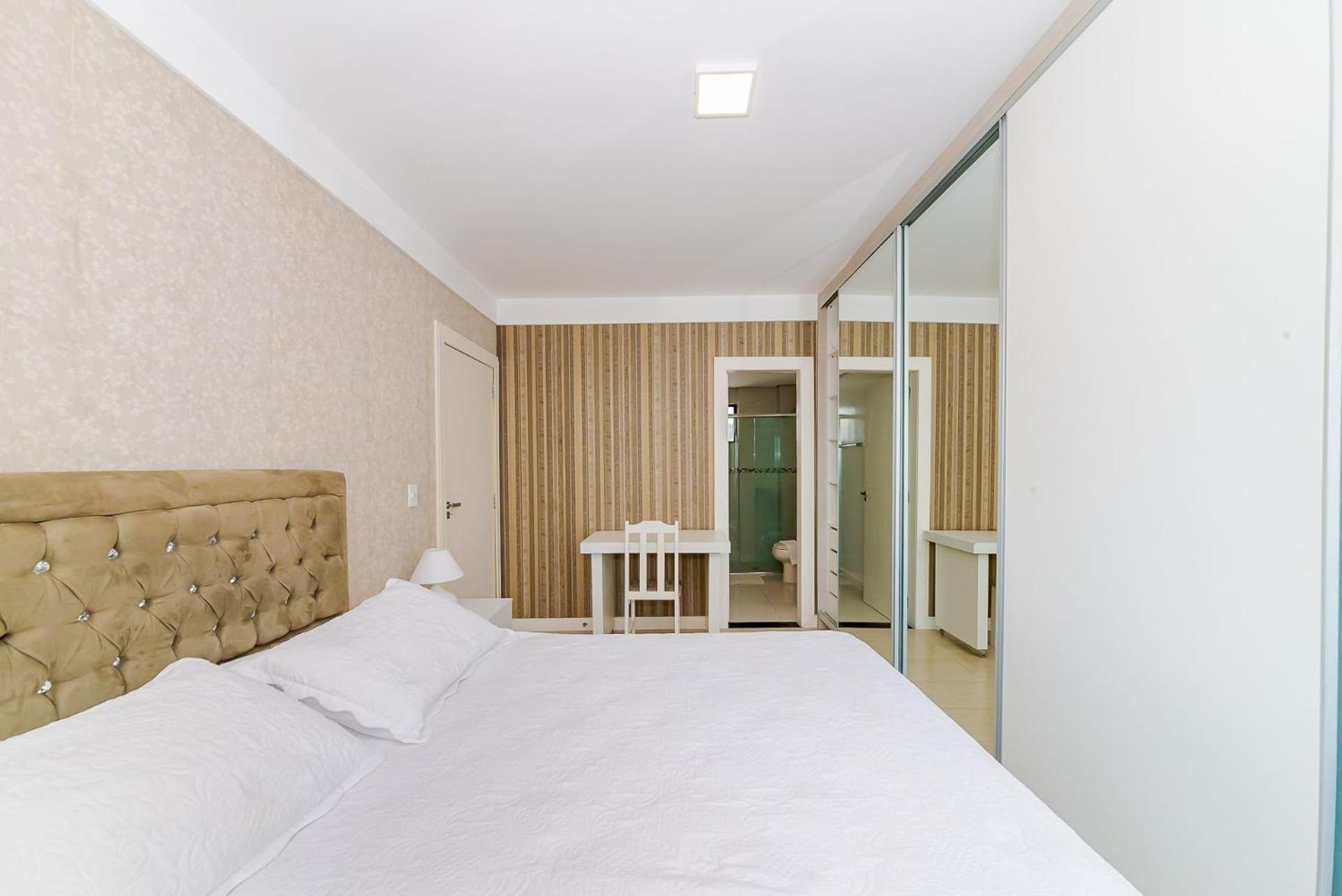 3 Suites Linda Vista Da Orla De Bc A 50M Da Praia - Somente Familiares Balneário Camboriú Eksteriør bilde