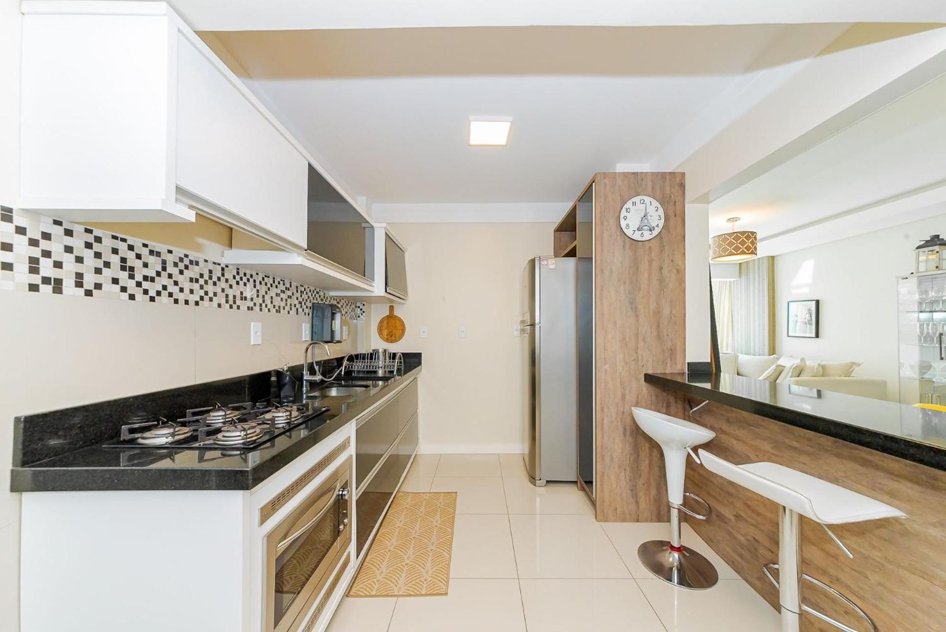 3 Suites Linda Vista Da Orla De Bc A 50M Da Praia - Somente Familiares Balneário Camboriú Eksteriør bilde
